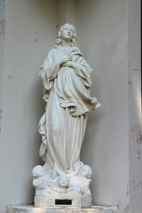 Whitekamp statue